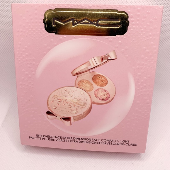 The MAC Effervescence Extra Dimension: LIGHT Face Compact is a limited-ed… - Picture 6 of 7